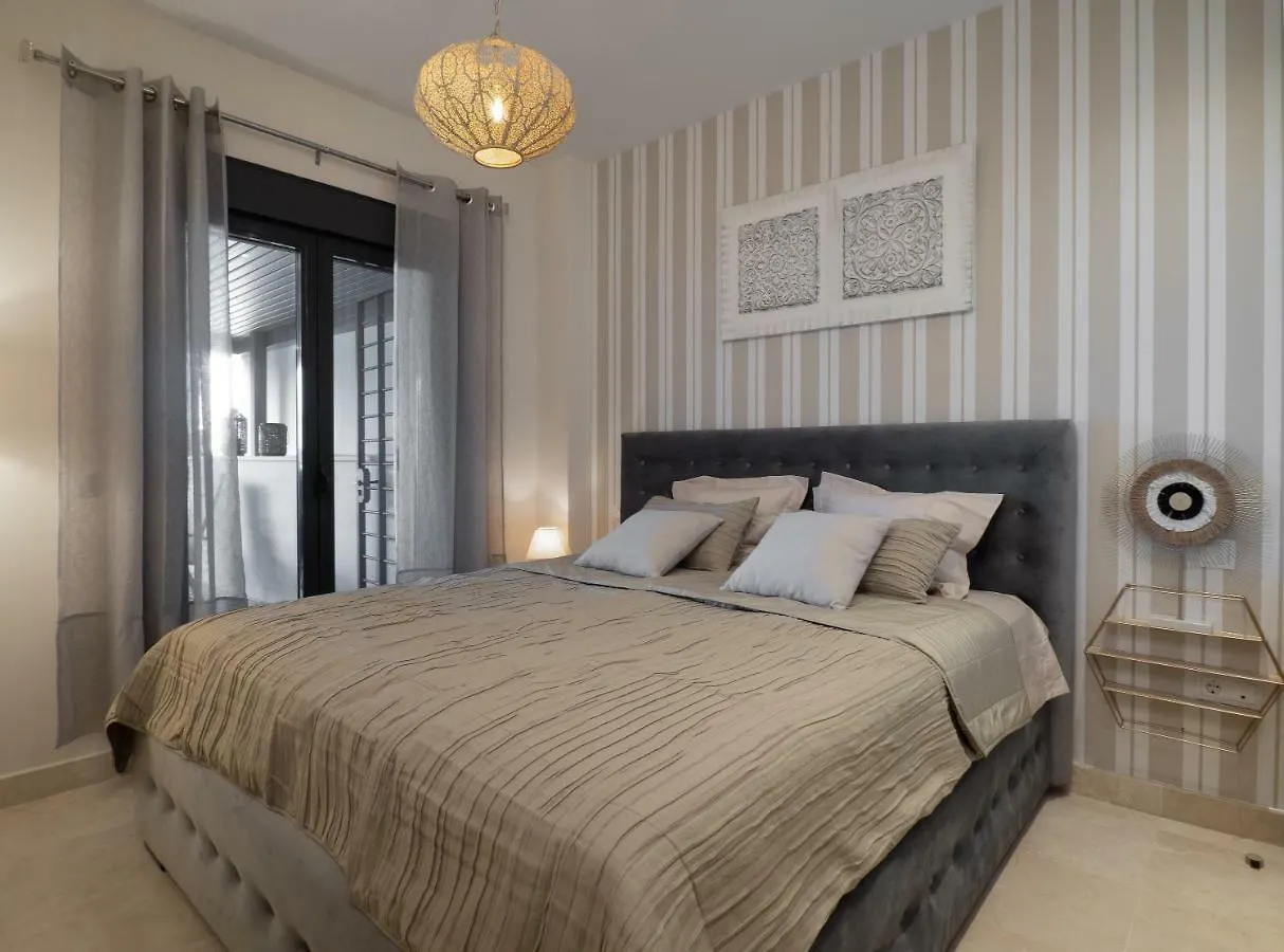 Luxury Two Bedroom Apartment in Los Flamingos, Hoyo 19, Marbella Estepona